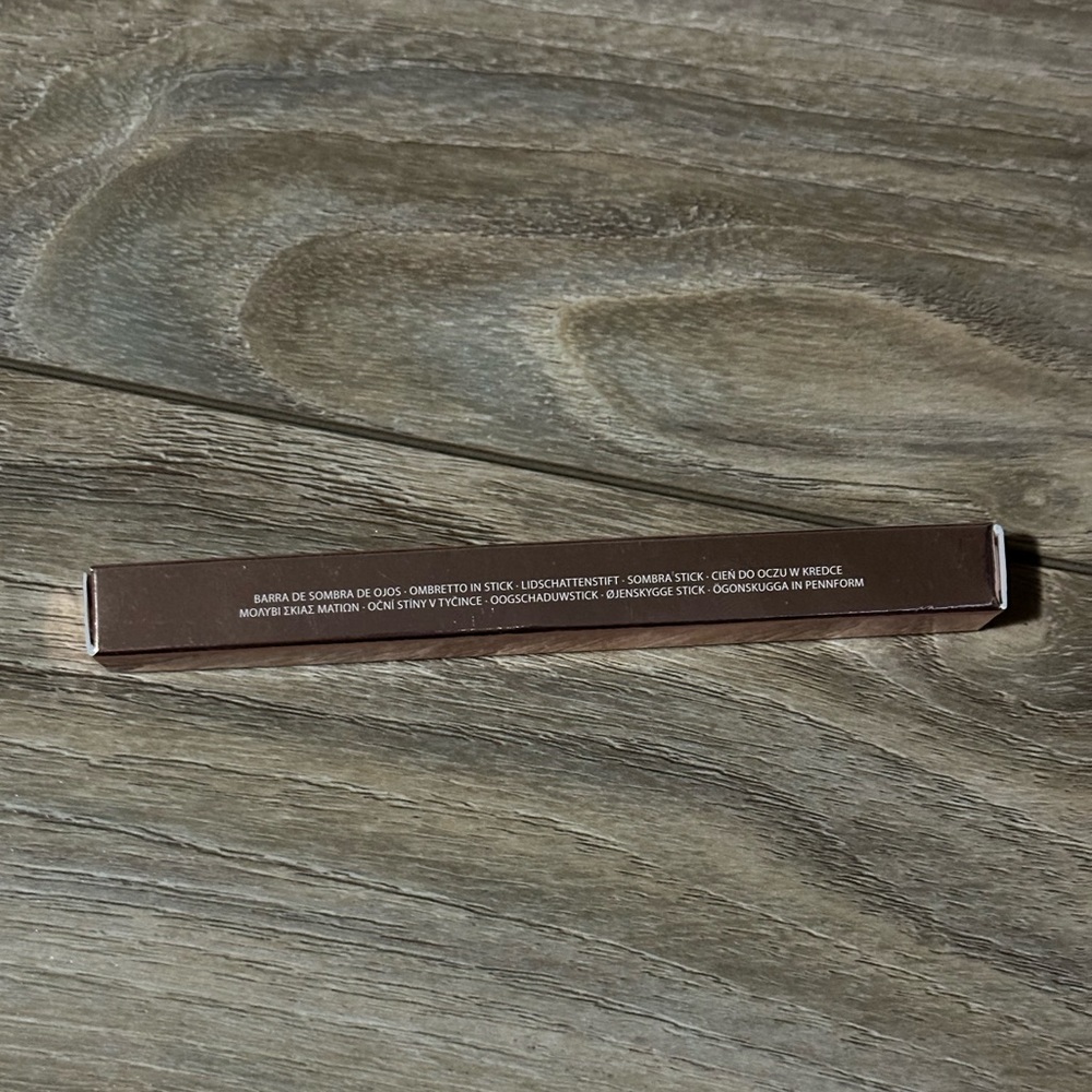Laura Mercier Caviar Stick Color: Strike a Rose -shimmering
Size 0.05 oz/ 1.64 g - Picture 8 of 15